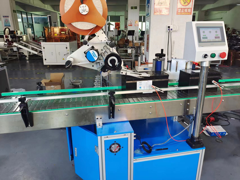 Автоматическая этикетировочная машина отправляется в Объединенные Арабские Эмираты