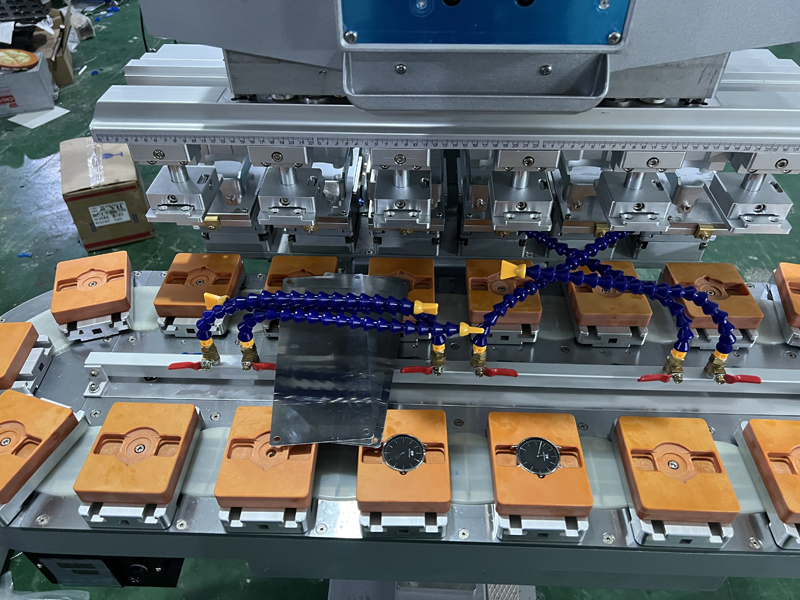 Шестицветный тампонный принтер для циферблата часов 