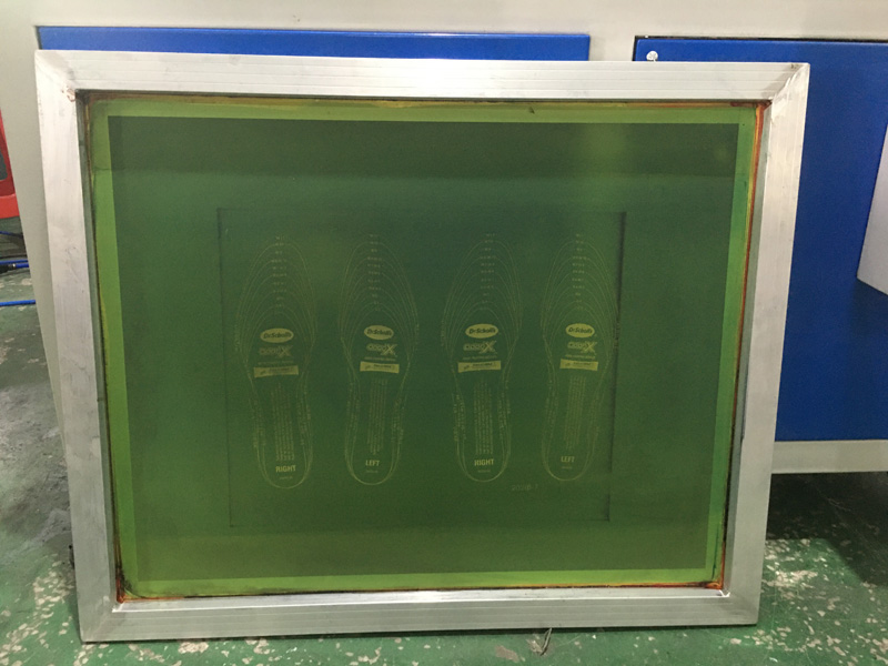 Клиент из Канады заказал машину для трафаретной печати стельки