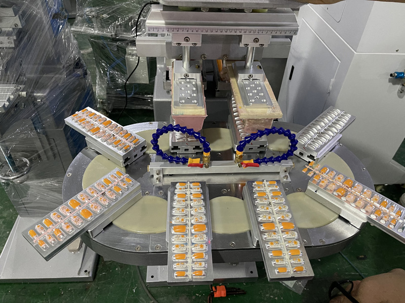 Двухцветный тампонный принтер для наклеек для ногтей продан в Россию