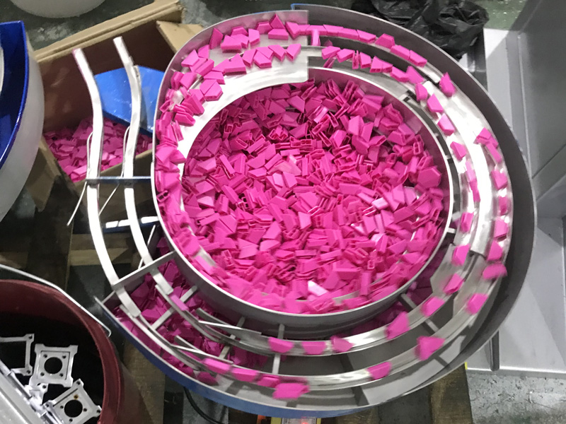 Клиент из Таиланда покупает автоматическую машину для печати на клипсах